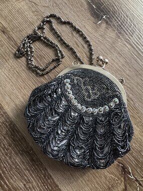 Vtg silver clamshell scalloped beaded evening bag